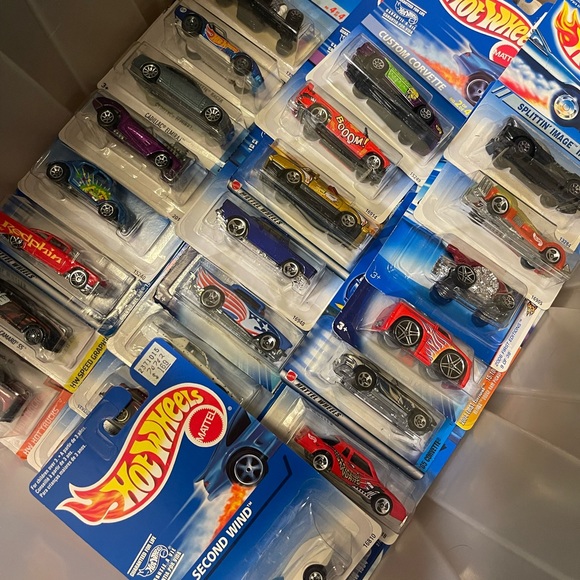 Morden spring collectibles market! - Picture 2 of 11